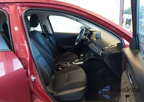 2018 Toyota Yaris Ia из США, поврежденный, VIN 3MYDLBYV2JY304542